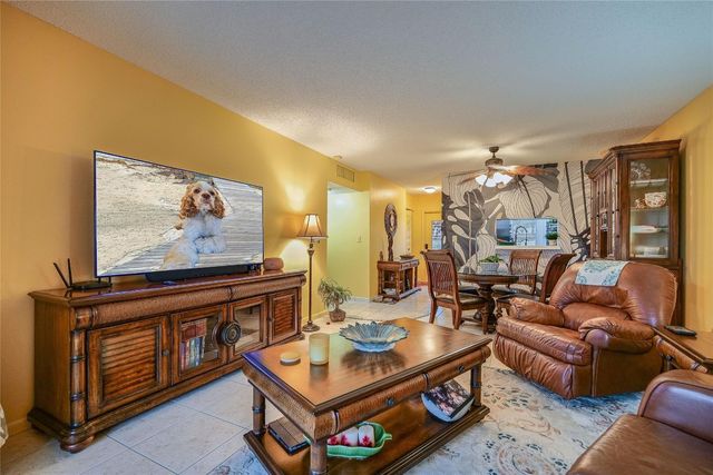 3505 NW 48th Avenue 404, Lauderdale Lakes, FL 33319