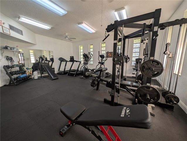 3505 NW 48th Avenue 404, Lauderdale Lakes, FL 33319