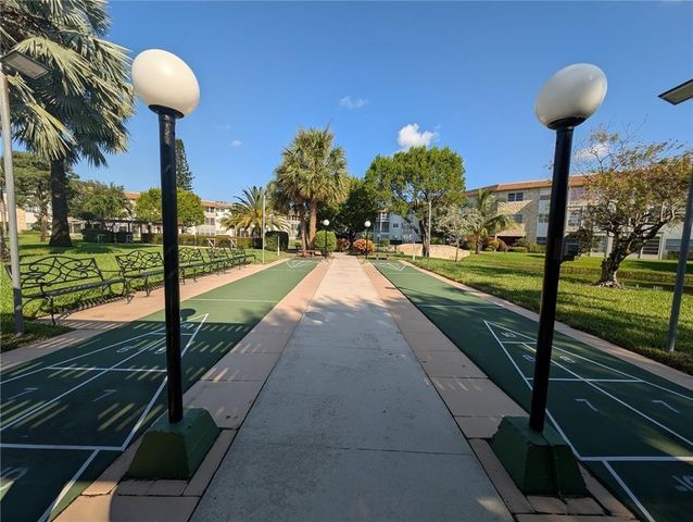 3505 NW 48th Avenue 404, Lauderdale Lakes, FL 33319