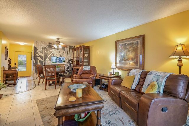 3505 NW 48th Avenue 404, Lauderdale Lakes, FL 33319