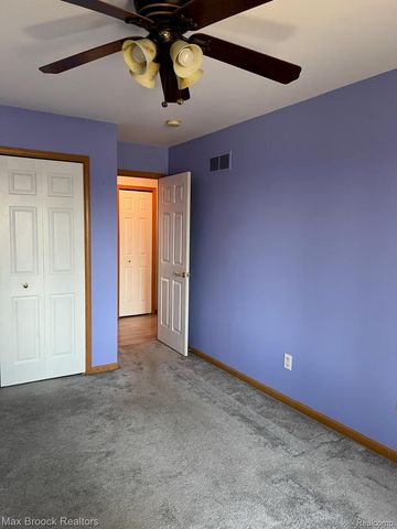 4062 Heatherwood Court, Warren, MI 48092