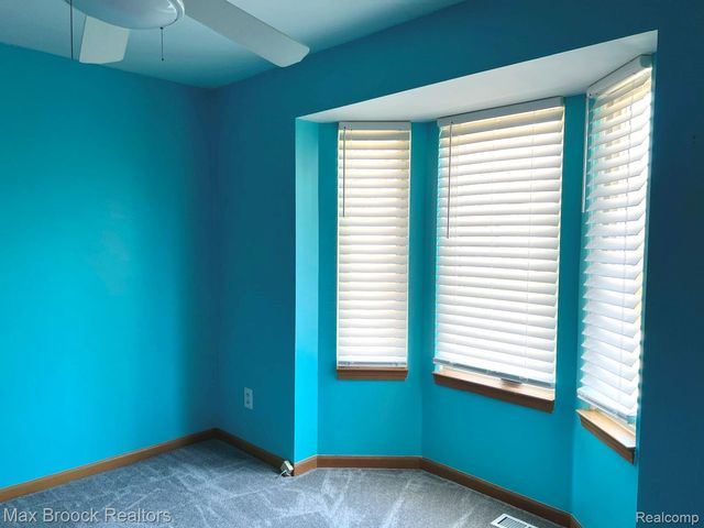 4062 Heatherwood Court, Warren, MI 48092