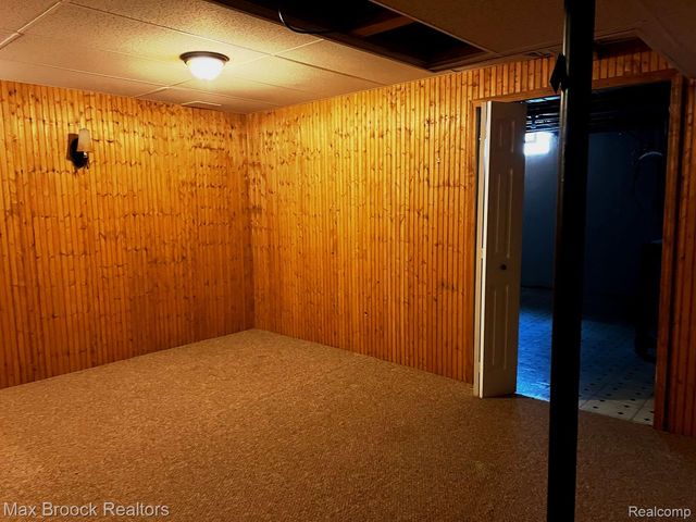 4062 Heatherwood Court, Warren, MI 48092