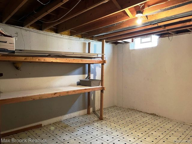 4062 Heatherwood Court, Warren, MI 48092