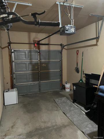 4062 Heatherwood Court, Warren, MI 48092