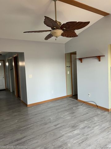 4062 Heatherwood Court, Warren, MI 48092