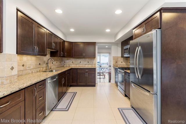 6322 ASPEN RIDGE Boulevard, West Bloomfield Charter Township, MI 48322