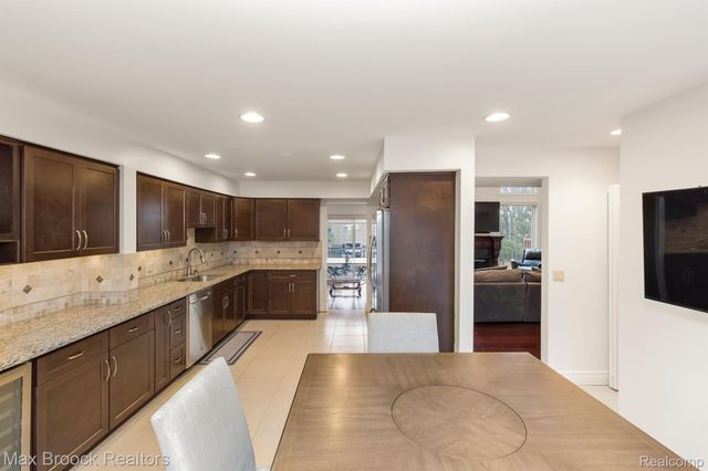 6322 ASPEN RIDGE Boulevard, West Bloomfield Charter Township, MI 48322