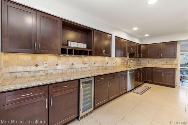 6322 ASPEN RIDGE Boulevard, West Bloomfield Charter Township, MI 48322
