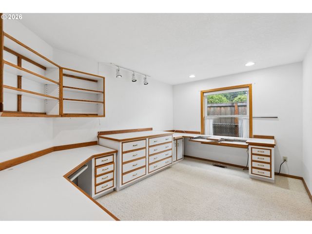 9703 Nw 12TH Ave, Vancouver, WA 98665