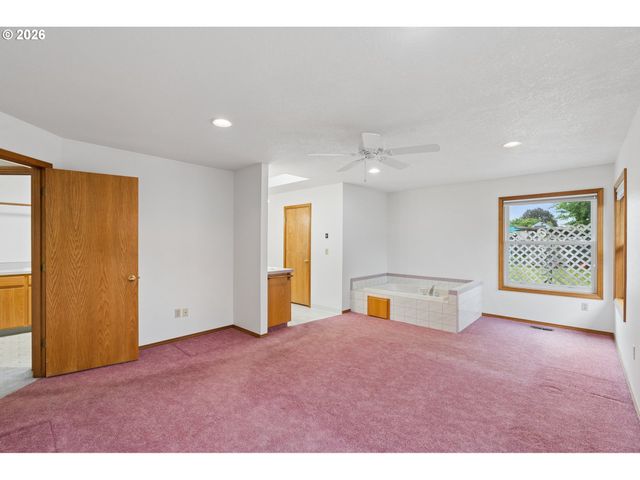 9703 Nw 12TH Ave, Vancouver, WA 98665