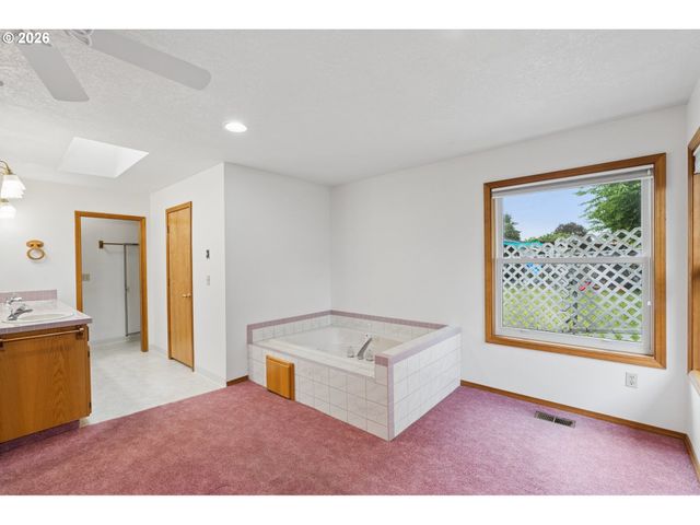 9703 Nw 12TH Ave, Vancouver, WA 98665