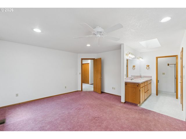 9703 Nw 12TH Ave, Vancouver, WA 98665