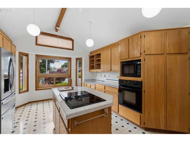 9703 Nw 12TH Ave, Vancouver, WA 98665
