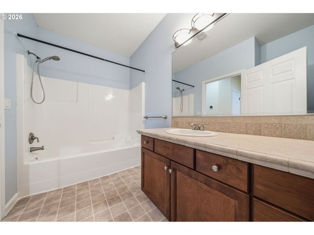 12406 Nw 46TH Ave, Vancouver, WA 98685