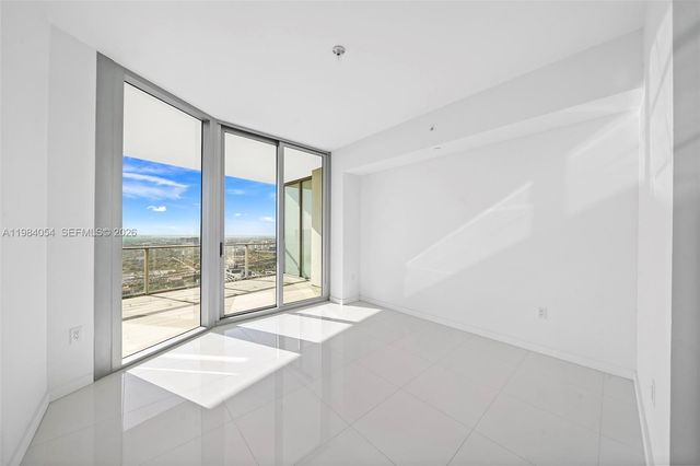 851 NE 1st Ave 4010, Miami, FL 33132