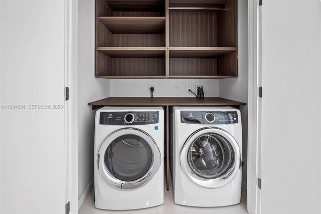 851 NE 1st Ave 4010, Miami, FL 33132