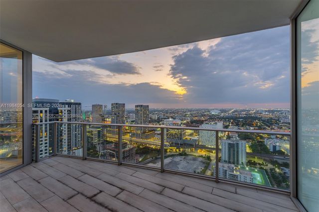 851 NE 1st Ave 4010, Miami, FL 33132