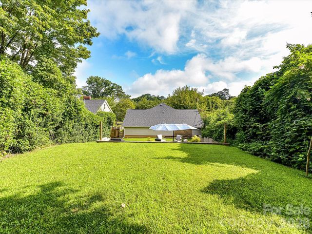2028 Hamorton Place, Charlotte, NC 28205