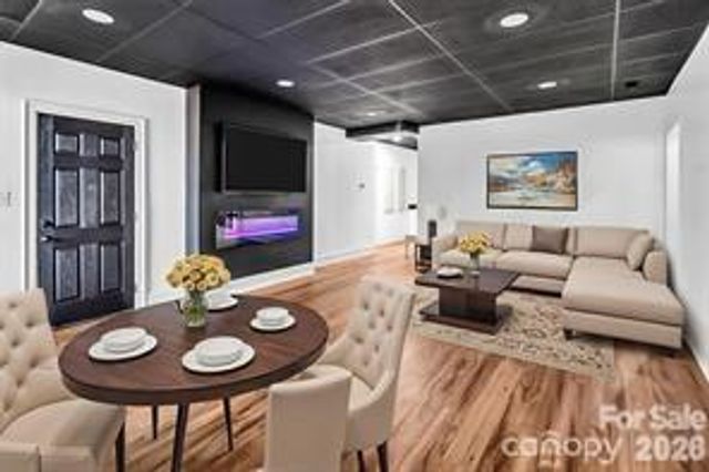 394 Stone Cliff Lane, Lake Wylie, SC 29710