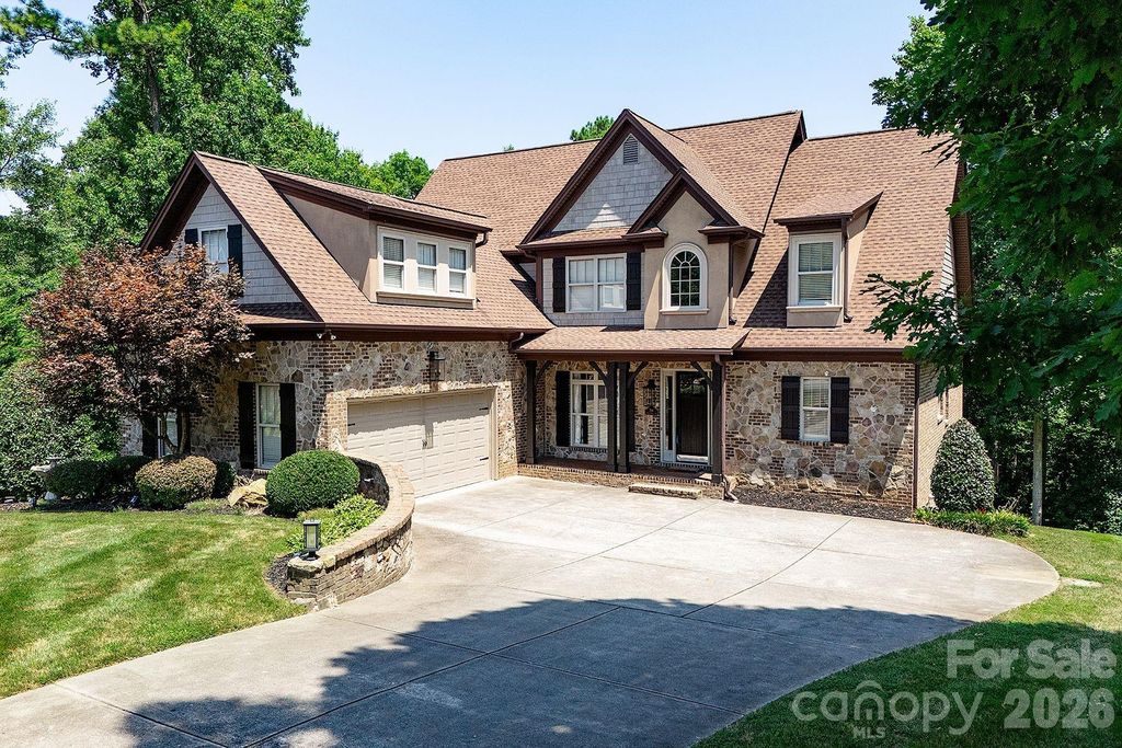 394 Stone Cliff Lane, Lake Wylie, SC 29710
