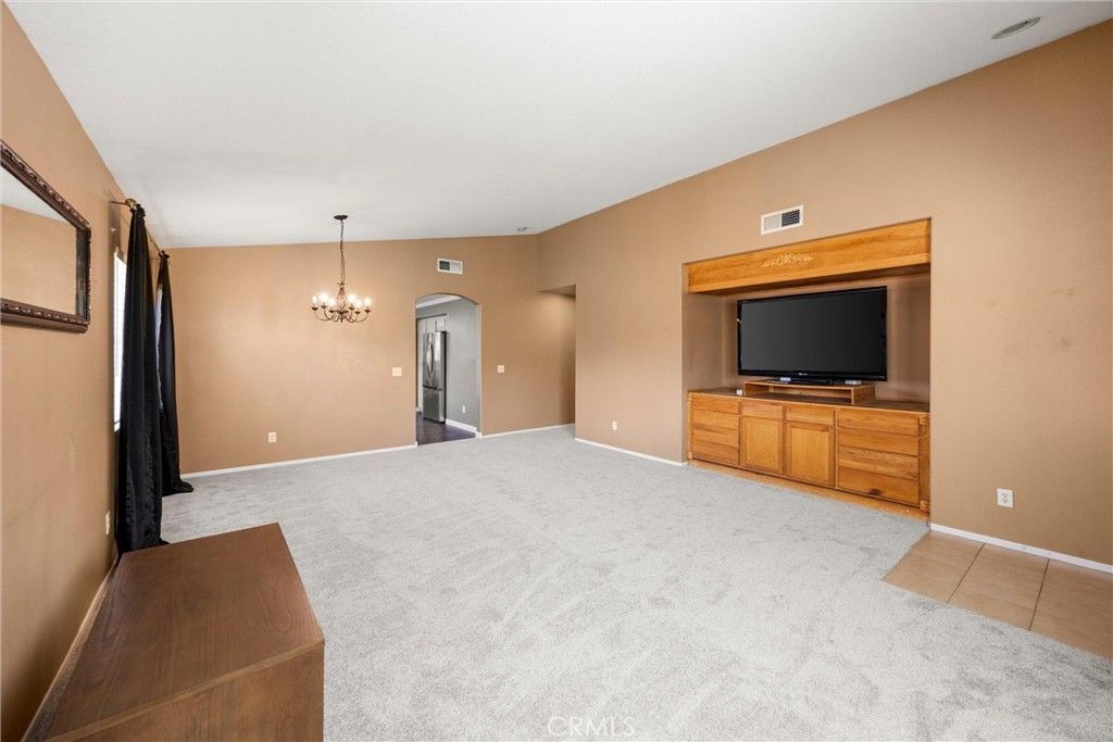 Image 4 of property listing at 4361 Halfinger, Jurupa Valley, CA 92509
