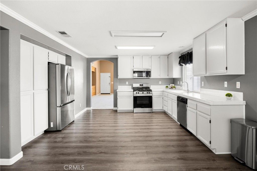 Image 9 of property listing at 4361 Halfinger, Jurupa Valley, CA 92509