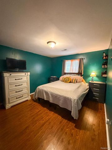 10077 Allen Pointe Drive, Allen Park, MI 48101