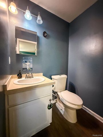 10077 Allen Pointe Drive, Allen Park, MI 48101