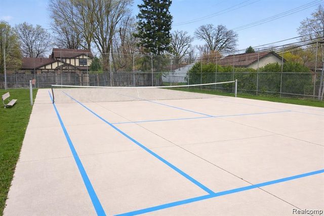 10077 Allen Pointe Drive, Allen Park, MI 48101