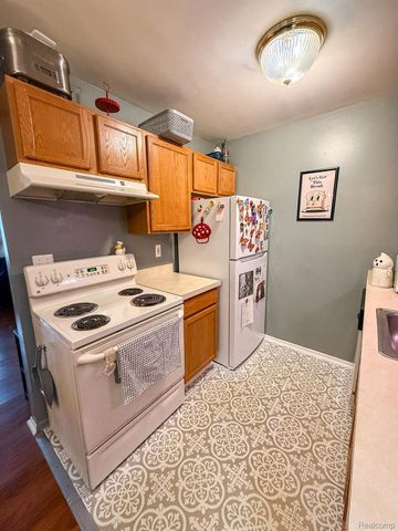 10077 Allen Pointe Drive, Allen Park, MI 48101