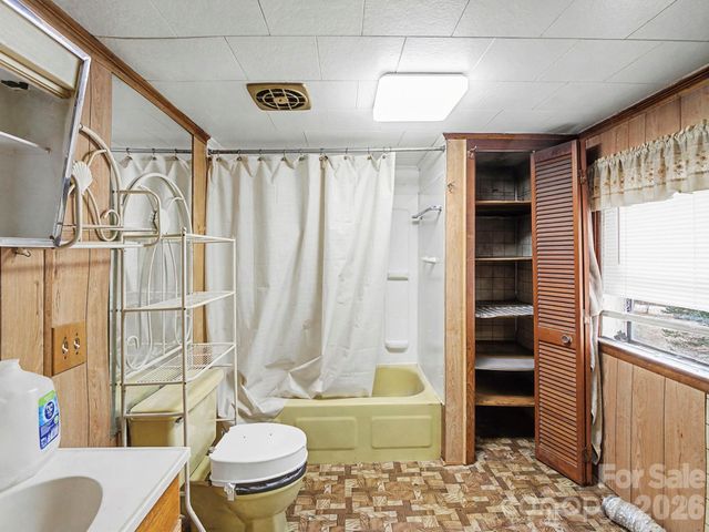 1526 Bills Creek Road, Lake Lure, NC 28746