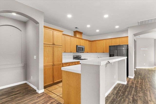 792 Jacob Way, Oakdale, CA 95361