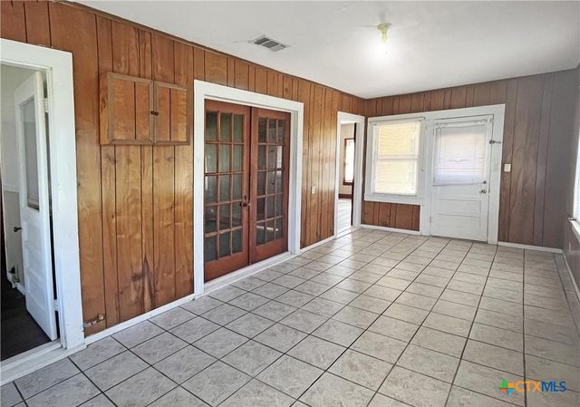 1915 & 1925 S Wall Street, Belton, TX 76513