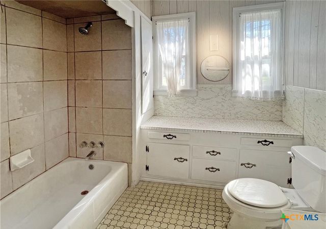 1915 & 1925 S Wall Street, Belton, TX 76513