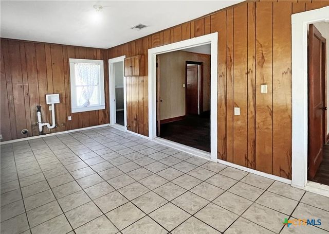 1915 & 1925 S Wall Street, Belton, TX 76513