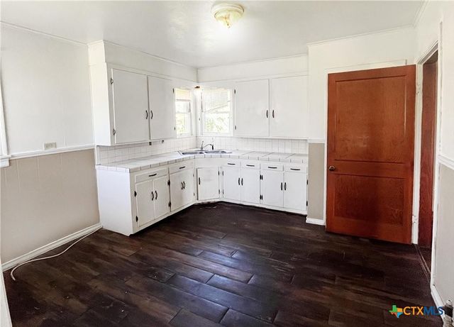 1915 & 1925 S Wall Street, Belton, TX 76513