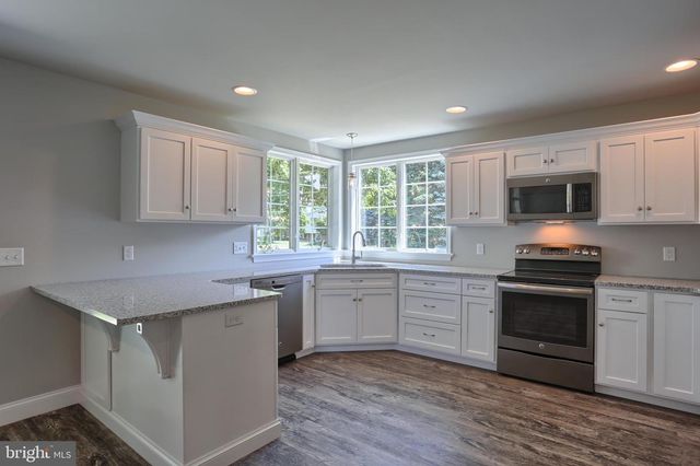 010 STARLIGHT LANE, Lebanon, PA 17046