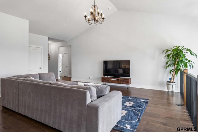 2446 N 191 Avenue, Omaha, NE 68022