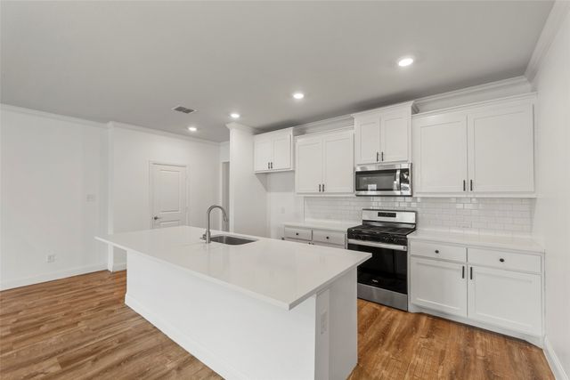 498 Oak Creek Drive, Lavon, TX 75166