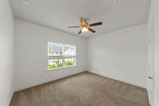 498 Oak Creek Drive, Lavon, TX 75166