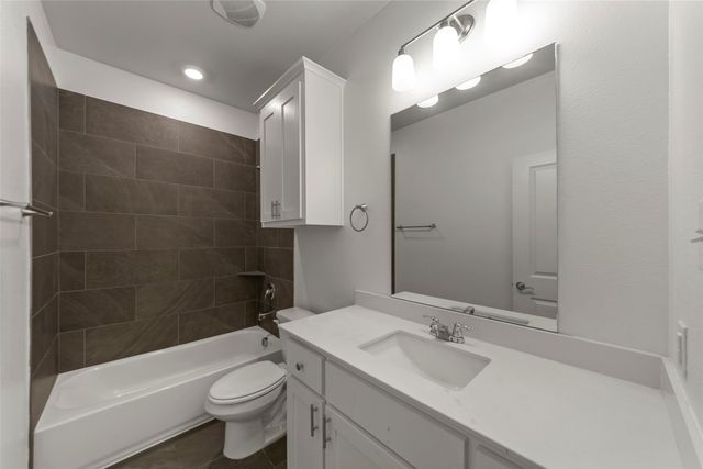 498 Oak Creek Drive, Lavon, TX 75166