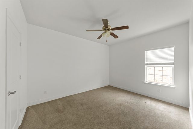 498 Oak Creek Drive, Lavon, TX 75166