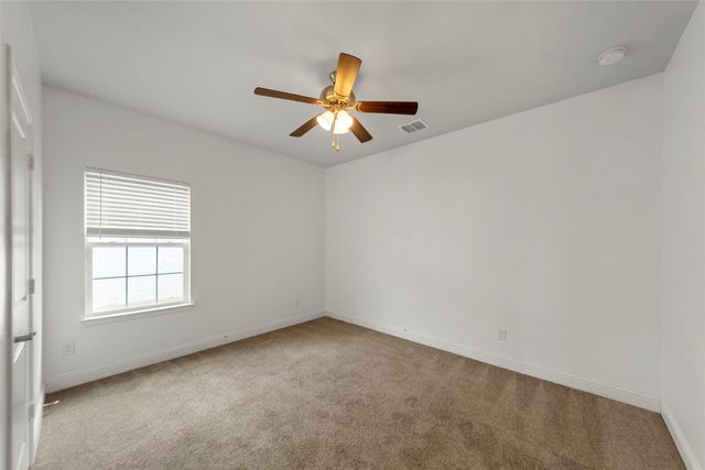 498 Oak Creek Drive, Lavon, TX 75166