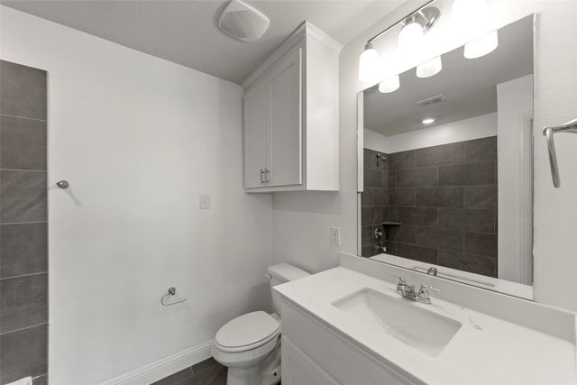 498 Oak Creek Drive, Lavon, TX 75166