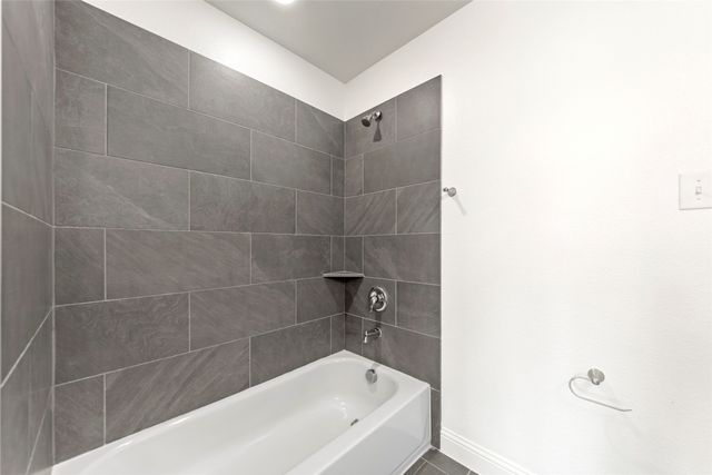 498 Oak Creek Drive, Lavon, TX 75166