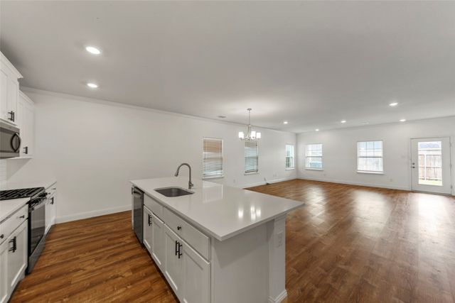 498 Oak Creek Drive, Lavon, TX 75166