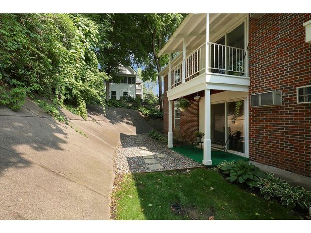 408 3rd Street N 104, Stillwater, MN 55082