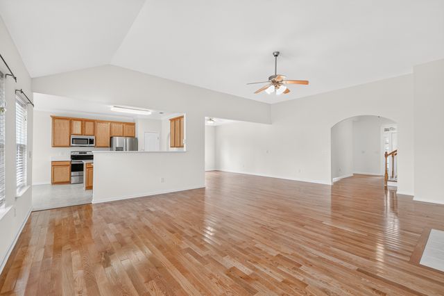 1738 Dryden Dr, Spring Hill, TN 37174