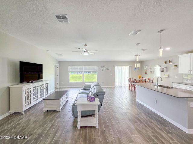 207 Winged Foot Lane, Daytona Beach, FL 32124